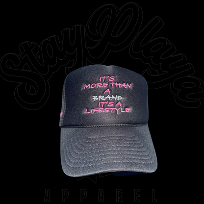 It’s more than a brand Trucker black/pink/gray