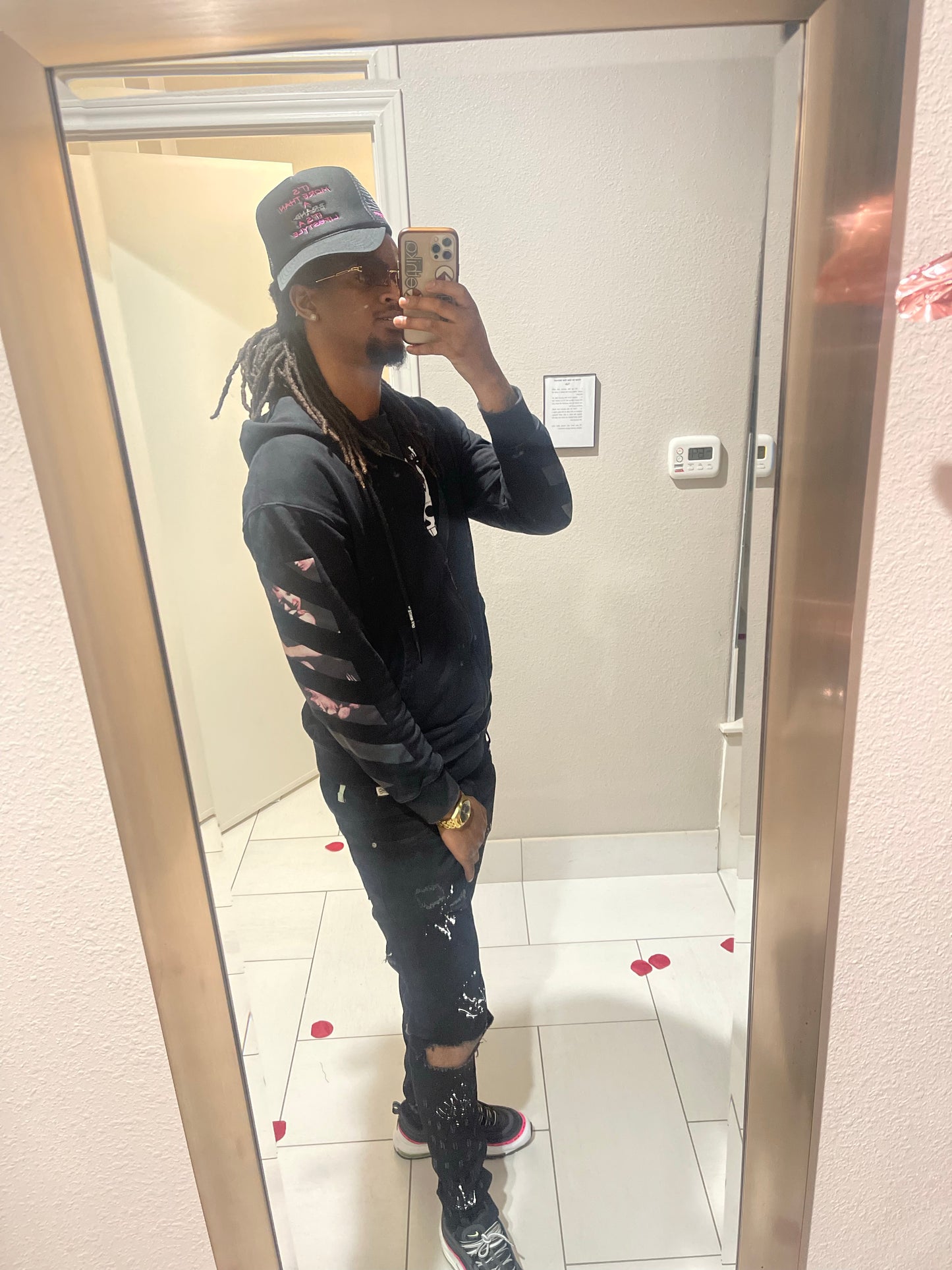 It’s more than a brand Trucker black/pink/gray